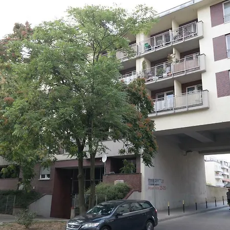 Wygodny, 2-pokojowy Apartament Blisko Centrum Lägenhet